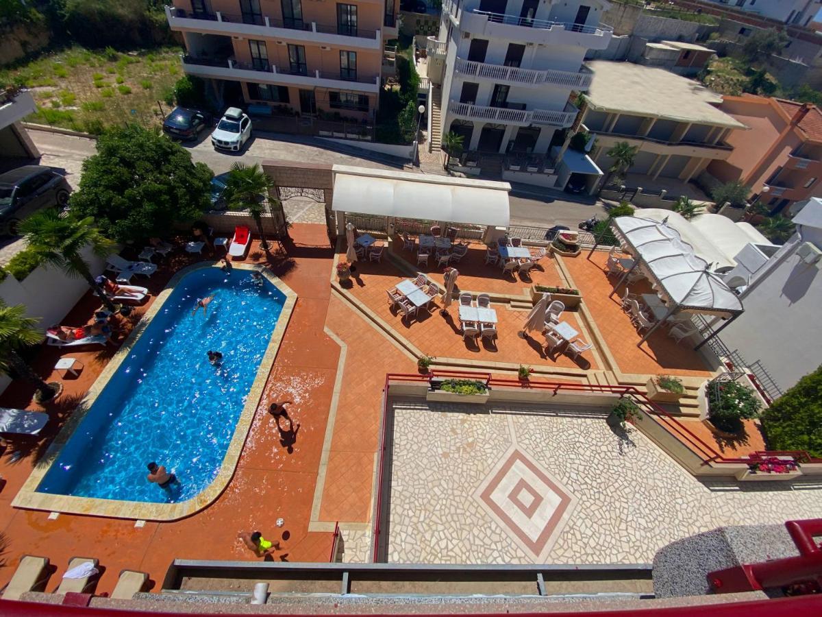 Hotel Kleopatra Ulcinj Buitenkant foto