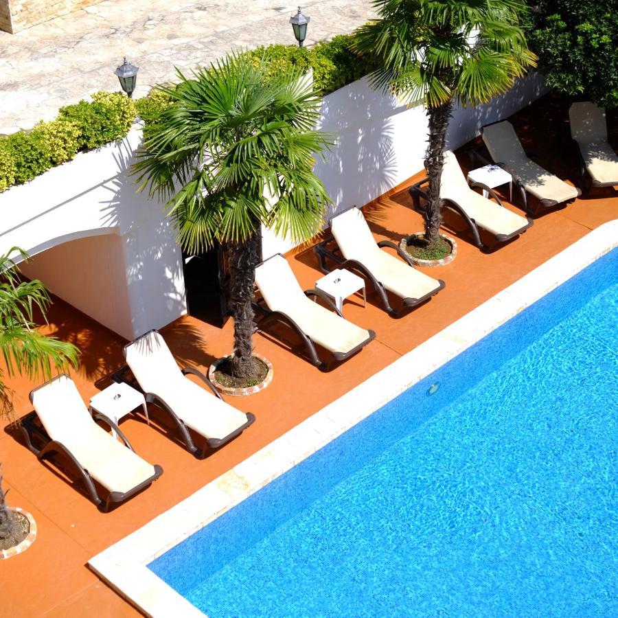 Hotel Kleopatra Ulcinj Buitenkant foto